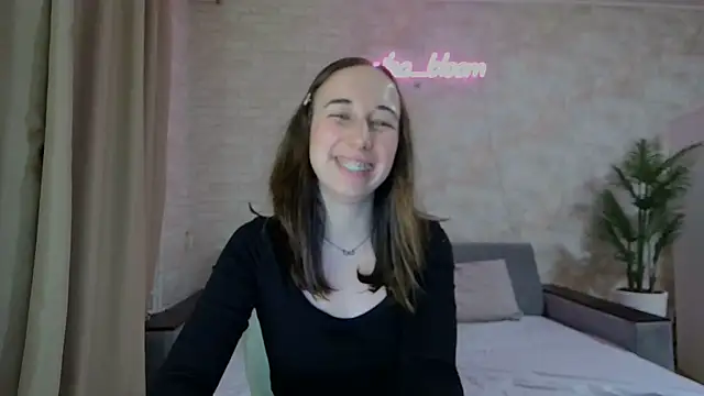 Anika bloom online show from 02.06.25