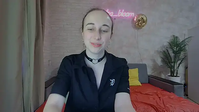 Anika bloom online show from 02.24.25