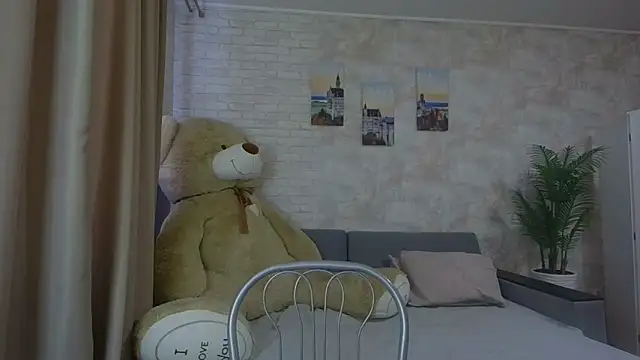 Anika bloom online show from 09.28.25