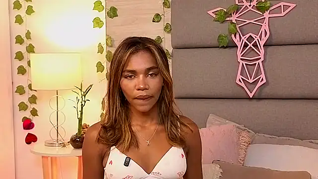 Snapshot of Lily_Miiller chatting on 10.05.25 Lily Miiller online show from 10.05.25