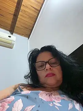 Snapshot of Sharongirl07 chatting on 09.21.25 Sharongirl07 online show from 09.21.25