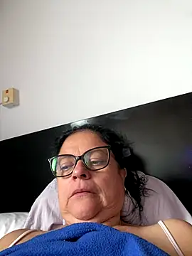 Snapshot of Sharongirl07 chatting on 09.22.25 Sharongirl07 online show from 09.22.25