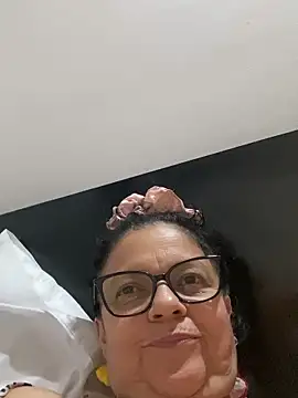 Snapshot of Sharongirl07 chatting on 09.27.25 Sharongirl07 online show from 09.27.25