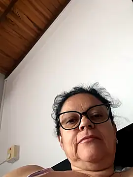 Snapshot of Sharongirl07 chatting on 09.28.25 Sharongirl07 online show from 09.28.25