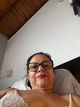 Snapshot of Sharongirl07 chatting on 10.20.25 Sharongirl07 online show from 10.20.25