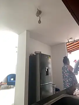 Snapshot of Sharongirl07 chatting on 10.27.25 Sharongirl07 online show from 10.27.25