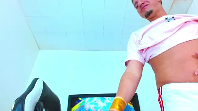 Snapshot of kevin__fox_ chatting on 09.17.25 kevin fox online show from 09.17.25