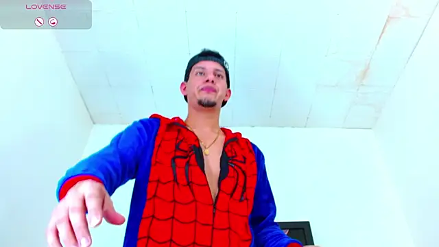 Snapshot of kevin__fox_ chatting on 10.04.25 kevin fox online show from 10.04.25