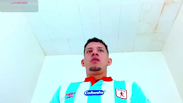 Snapshot of kevin__fox_ chatting on 10.06.25 kevin fox online show from 10.06.25