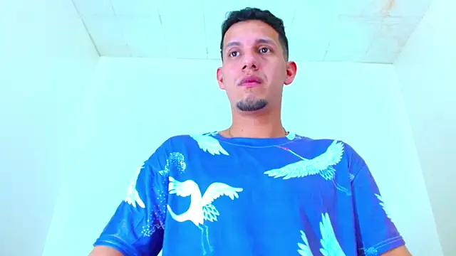 Snapshot of kevin__fox_ chatting on 10.09.25 kevin fox online show from 10.09.25