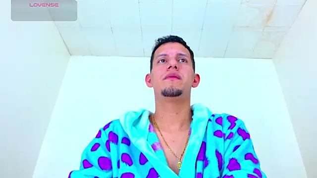 Snapshot of kevin__fox_ chatting on 10.14.25 kevin fox online show from 10.14.25