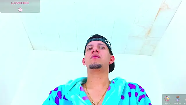 Snapshot of kevin__fox_ chatting on 10.15.25 kevin fox online show from 10.15.25