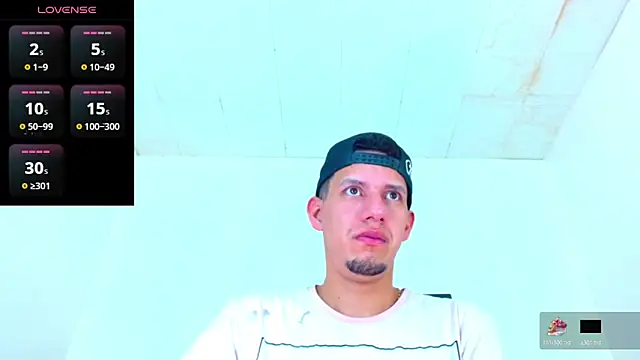 Snapshot of kevin__fox_ chatting on 10.26.25 kevin fox online show from 10.26.25