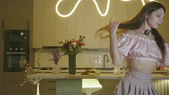 Snapshot of whisper_of_love chatting on 10.22.25 whisper of love online show from 10.22.25