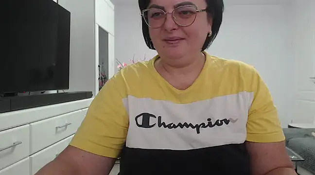 Snapshot of Amandamuller1982 chatting on 12.10.24 Amandamuller1982 online show from 12.10.24