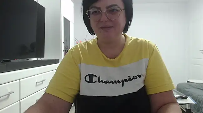 Snapshot of Amandamuller1982 chatting on 12.10.24 Amandamuller1982 online show from 12.10.24