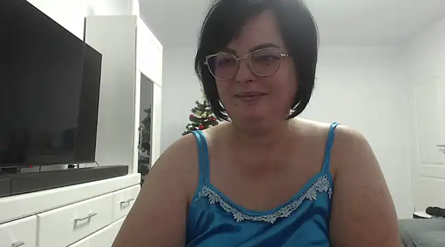 Snapshot of Amandamuller1982 chatting on 12.17.24 Amandamuller1982 online show from 12.17.24