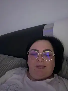 Snapshot of Amandamuller1982 chatting on 12.17.24 Amandamuller1982 online show from 12.17.24