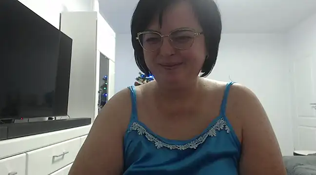Snapshot of Amandamuller1982 chatting on 12.18.24 Amandamuller1982 online show from 12.18.24