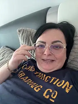Snapshot of Amandamuller1982 chatting on 12.19.24 Amandamuller1982 online show from 12.19.24