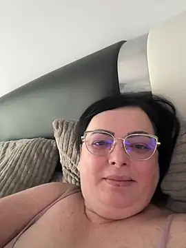 Snapshot of Amandamuller1982 chatting on 12.22.24 Amandamuller1982 online show from 12.22.24