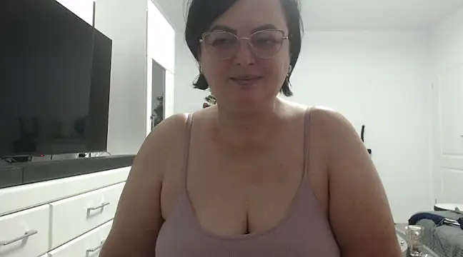 Snapshot of Amandamuller1982 chatting on 12.23.24 Amandamuller1982 online show from 12.23.24