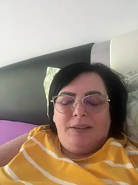 Snapshot of Amandamuller1982 chatting on 12.24.24 Amandamuller1982 online show from 12.24.24