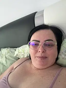 Snapshot of Amandamuller1982 chatting on 12.29.24 Amandamuller1982 online show from 12.29.24