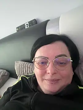Snapshot of Amandamuller1982 chatting on 02.18.25 Amandamuller1982 online show from 02.18.25