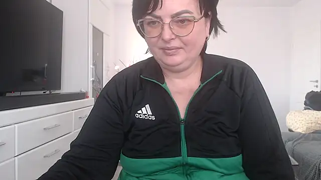 Snapshot of Amandamuller1982 chatting on 02.25.25 Amandamuller1982 online show from 02.25.25