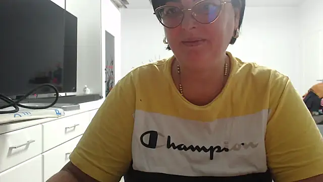 Amandamuller1982 online show from 10.14.25