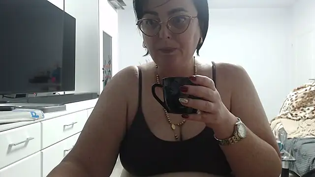 Amandamuller1982 online show from 10.20.25