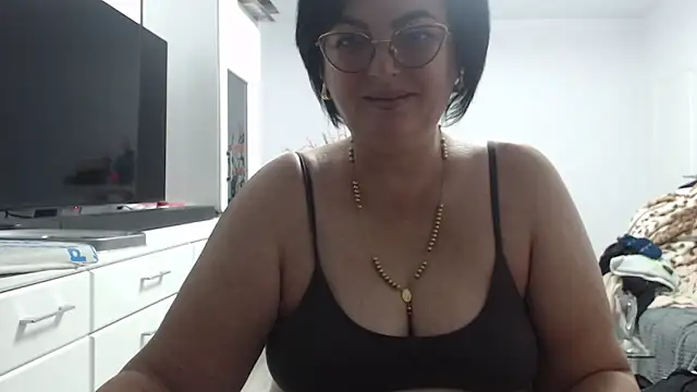 Amandamuller1982 online show from 10.21.25