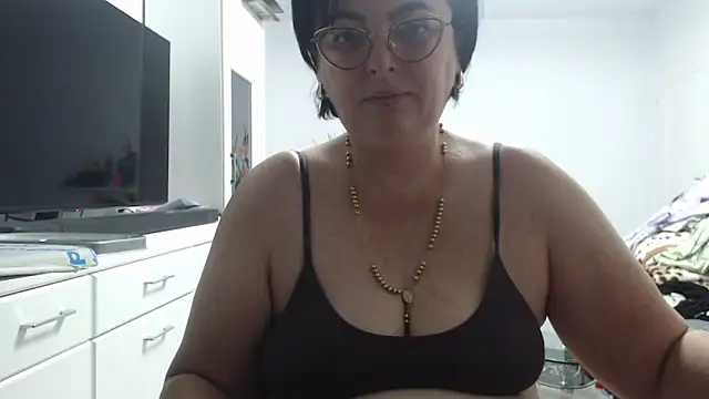 Amandamuller1982 online show from 10.23.25