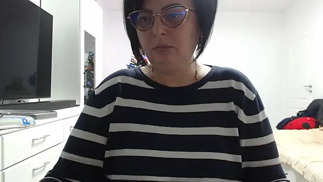 Amandamuller1982 online show from 12.13.25