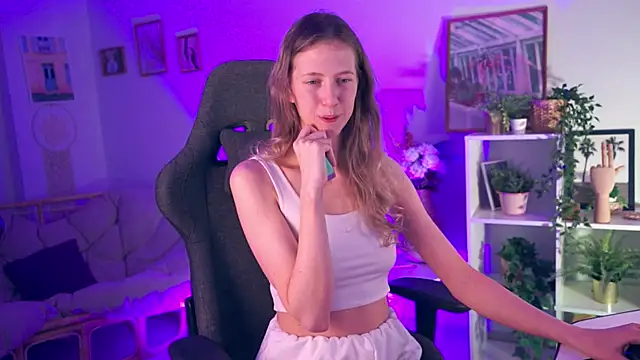 Sharon Evansi online show from 12.18.24