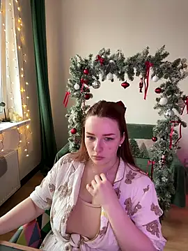 Snapshot of CookyDaisy chatting on 12.26.24 CookyDaisy online show from 12.26.24