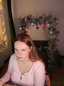Snapshot of CookyDaisy chatting on 12.29.24 CookyDaisy online show from 12.29.24