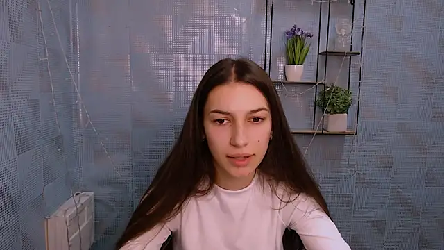 Snapshot of KarolinaRosse_ chatting on 12.23.24 KarolinaRosse online show from 12.23.24