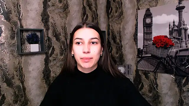 Snapshot of KarolinaRosse_ chatting on 12.24.24 KarolinaRosse online show from 12.24.24