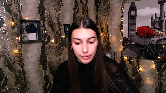Snapshot of KarolinaRosse_ chatting on 12.24.24 KarolinaRosse online show from 12.24.24
