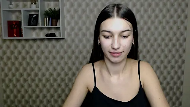 Snapshot of KarolinaRosse_ chatting on 12.27.24 KarolinaRosse online show from 12.27.24