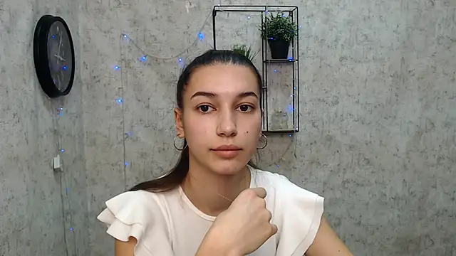 Snapshot of KarolinaRosse_ chatting on 01.03.25 KarolinaRosse online show from 01.03.25
