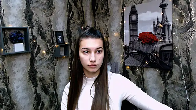 Snapshot of KarolinaRosse_ chatting on 01.11.25 KarolinaRosse online show from 01.11.25
