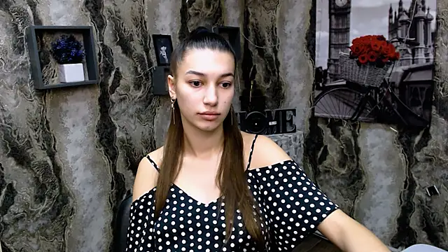 Snapshot of KarolinaRosse_ chatting on 01.13.25 KarolinaRosse online show from 01.13.25
