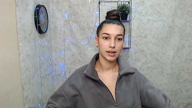 Snapshot of KarolinaRosse_ chatting on 01.14.25 KarolinaRosse online show from 01.14.25