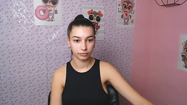 Snapshot of KarolinaRosse_ chatting on 01.18.25 KarolinaRosse online show from 01.18.25