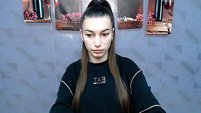 Snapshot of KarolinaRosse_ chatting on 01.24.25 KarolinaRosse online show from 01.24.25