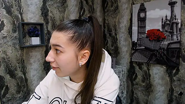 Snapshot of KarolinaRosse_ chatting on 02.01.25 KarolinaRosse online show from 02.01.25