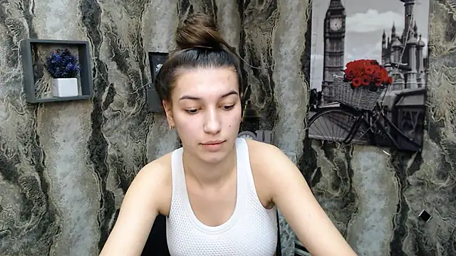 Snapshot of KarolinaRosse_ chatting on 02.03.25 KarolinaRosse online show from 02.03.25